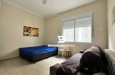 Pitangueiras- na quadra da praia , localização espetacular , condomínio baixo.