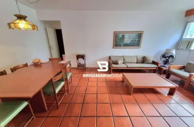 Pitangueiras- na segunda quadra da praia , sol da manhã , garagem no prédio.