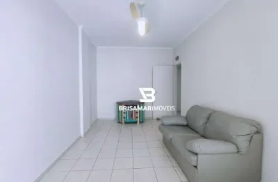 Pitangueiras- uma quadra da praia , localização espetacular , 1 dormitório.