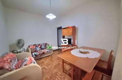 Pitangueiras- uma quadra do mar , com garagem no prédio , condomínio baixo.