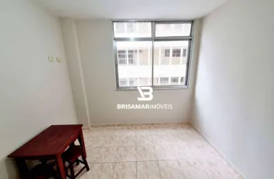 Pitangueiras- uma quadra da praia , localização espetacular , 1 dormitório.