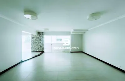 Pitangueiras- localização privilegiada , 164,48 m² útei , 02 vagas de garagem no prédio , maravilhosa área de lazer.