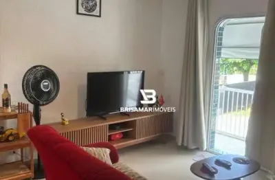 Enseada - uma quadra do mar , localização espetacular , totalmente reformado, garagem.