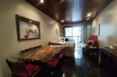 Pitangueiras- na segunda quadra da praia , 02 vagas de garagem no prédio.