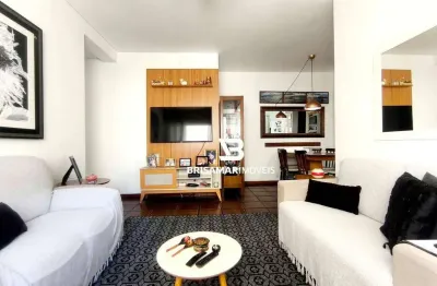 Pitangueiras- vista mar , uma quadra do mar , garagem demarcada no prédio.