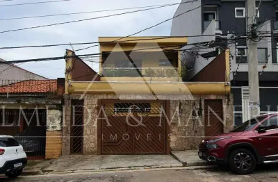 Oportunidade imperdível: sobrado com 611 m² de construção e total versatilidade!
