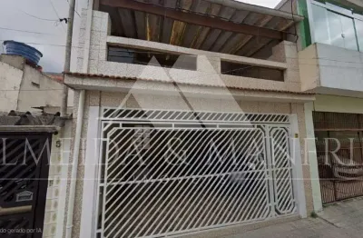 Imóvel espaçoso e bem conservado em rua tranquila e familiar!!!