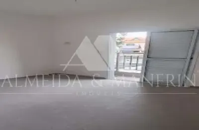 Sobrado com 95m²possuindo 2 vagas de gargem e 3 dorms sendo um deles 1 suíte.