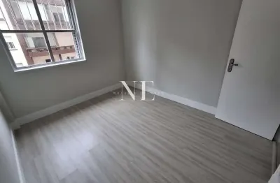 Sala Living para Venda em Santos, Embaré, 2 dormitórios, 1 banheiro, 1 vaga