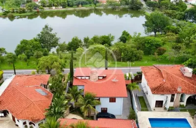Casa á venda, no tradicional condomínio vista alegre sede de vinhedo, cinco quartos, sendo duas suítes, 520 m2 construidos. codigo: 123165