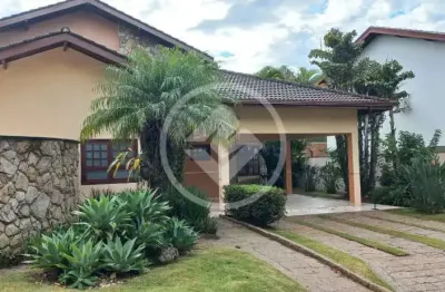 Casa á venda e locação no condomínio vista alegre sede, pertinho dos lagos e com três suites no térreo, vinhedo sp. codigo: 128406