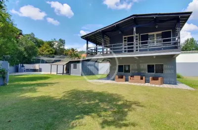 Casa com 3 dormitórios com piscina para alugar (r$8.000,00 pacote) cond. são joaquim vinhedo sp. codigo: 73618