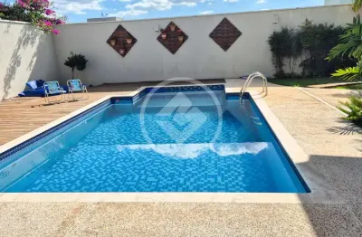 Casa mobiliada para locação com 4 suítes e piscina em condomínio fechado em vinhedo/sp codigo: 156890