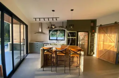 Casa a venda e locação com 03 suítes em condomínio fechado em vinhedo sp codigo: 157873