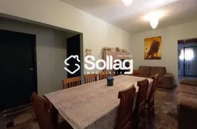 Casa á venda no bairro caixa d' água em vinhedo, interior de são paulo.
