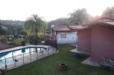 Casa à venda com três quartos sendo uma suíte na cidade de louveira - sp no bairro jardim nova américa.