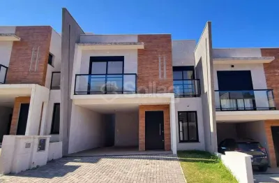 Casa de vila à venda com três suítes, quintal e lazer no condomínio vila di mônaco em valinhos.