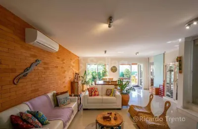 Casa à venda em condomínio fechado na cidade de valinhos, são paulo
