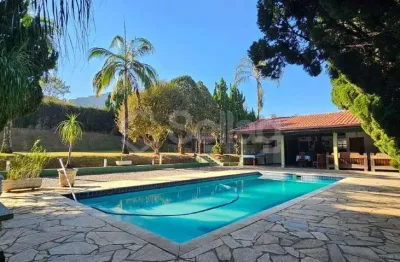 Chácara em vinhedo - sp com 1650m² 100% plano com área gourmet, campo de futebol e piscina