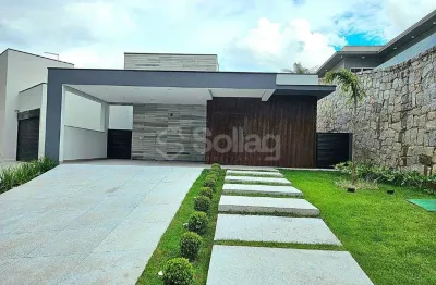 Casa em condominio para alugar com 03 quartos, sendo 01 suíte