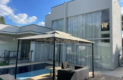 Casa mobilada com 3 suítes para alugar no Condomínio Marambaia Vinhedo