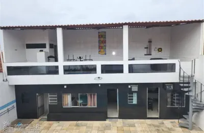 Magnífico triplex em praia grande com 5 quartos, 3 suítes e 3 vagas!