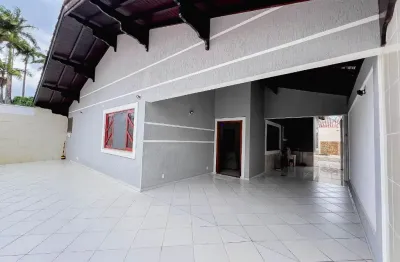 Casa com 4 quartos à venda na Avenida Presidente Kennedy, 375, Balneário Flórida, Praia Grande