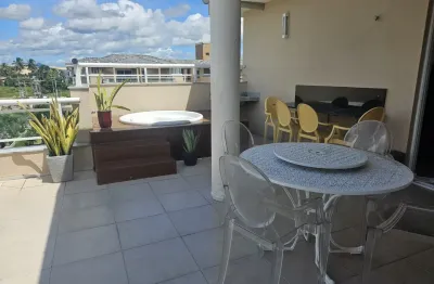 Cobertura incrível com jacuzzi privativa e vista lateral para o mar!