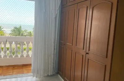 Lindo apartamento de 3 dormitórios frente para o mar com sacada nos dormitórios