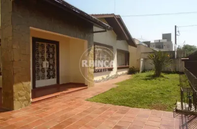 Residência com 3 quartos  para alugar, 250.00 m2 por R$8000.00  - Vila Izabel - Curitiba/PR