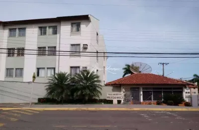 Apartamento reformado com vista livre na região central