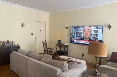 Apartamento amplo com 3 dormitórios e dependência de empregada - 163m²