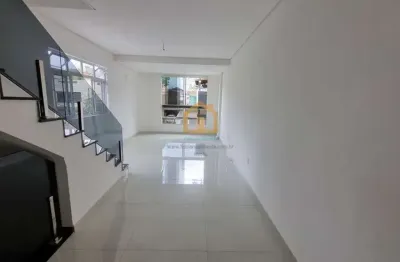 Casa duplex 3 dormitórios: com 2 suítes, 2 vagas de garagem.