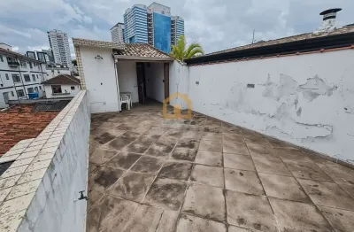 Casa sobreposta alta, 4 dormitórios, sendo 2 suítes bairro aparecida, em santos.