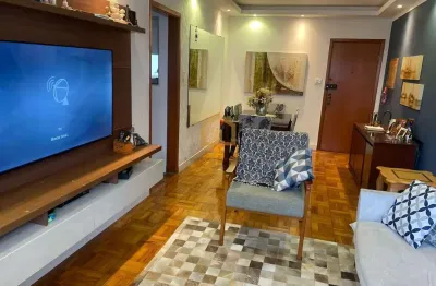 Apartamento padrão  prédio  frente à praia | 2 dorms (1 suíte) | 1 vaga