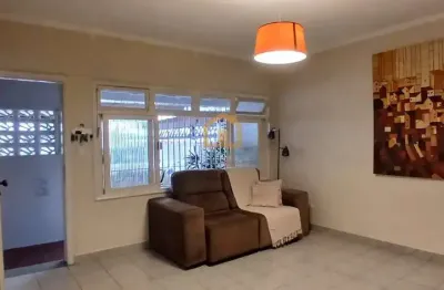 Casa Sobreposta Baixa – 3 Dormitórios (1 Suíte) – Encruzilhada, Santos/SP