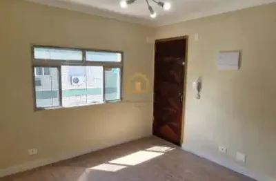 Apartamento reformado no BNH, Bairro Aparecida, em Santos/SP.