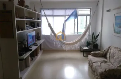 Apartamento em andar alto, no Bairro Ponta da Praia, em Santos.