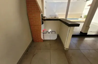 Casa com 3 quartos para alugar na Rua Antônio Zeferino de Paula, Conjunto Segismundo Pereira, Uberlândia