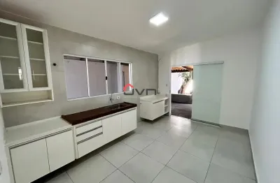 Casa com 2 quartos para alugar na Rua Luiz Felipe Santos, 190, Shopping Park, Uberlândia