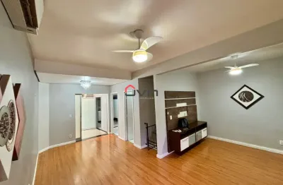 Sobrado em condomínio fechado no bairro tubalina, com 03 quartos e varanda gourmet.