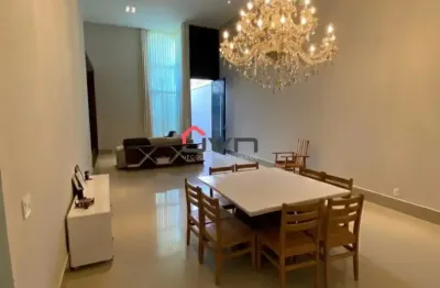Excelente casa com 03 quartos planejados, sala ampla e varanda gourmet completa