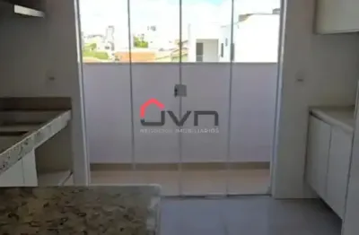 Apartamento próximo ao parque do sabiá com 02 quartos e sacada.