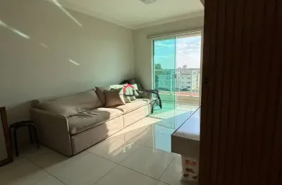 Lindo apartamento em ótima localização!  Contando com 3 quartos sendo um suíte, banheiro social, sala, sacada, cozinha, área de serviço e duas vagas de garagem.    Agende sua visita!