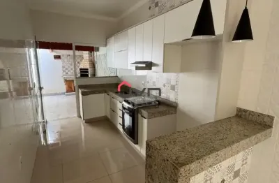 Apartamento para locação contando com 3 quartos sendo 1 suíte todos com armário closet sala em dois ambiente lavanderia ampla e área de churrasqueira.    Agende sua visita e venha conhecer!
