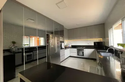 Casa com 3 quartos à venda na Rua Ciro da Rocha Leite, 25, Jardim Shangri la, Londrina