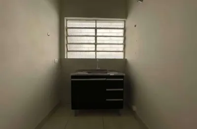 Casa com 1 quarto para alugar na Rua Ibiporã, 434, Aurora, Londrina