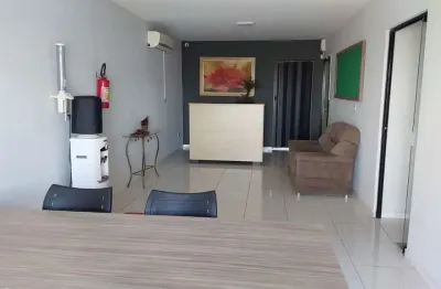 Casa com 1 quarto à venda na Rua Guaiuvira, 265, Leonor, Londrina