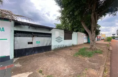 Terreno à venda na Avenida Theodoro Victorelli, 641, Helena, Londrina