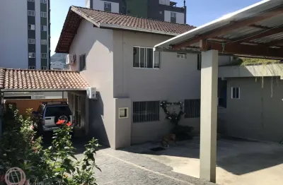 Casa com 4 quartos à venda no nova brasília, jaraguá do sul , 240 m2 por r$ 770.000